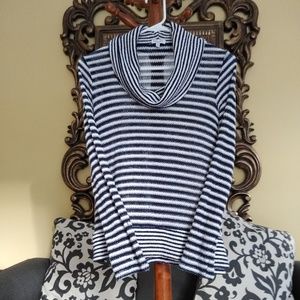 2/$25 Splendid women's stripe sweater. Size XS